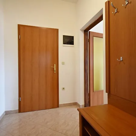 Sunrise Apartment - Sea View & Parking Apartment