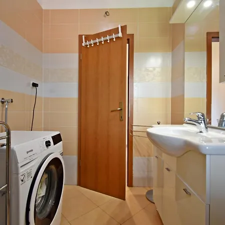 Sunrise Apartment - Sea View & Parking Rabac