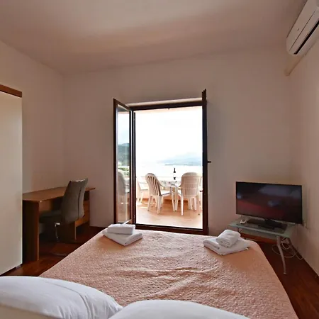 Sunrise Apartment - Sea View & Parking Apartment