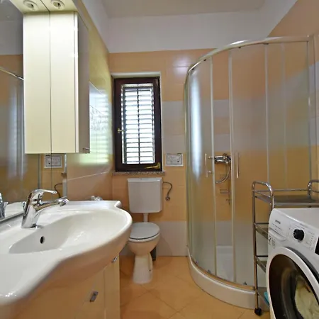 Sunrise Apartment - Sea View & Parking