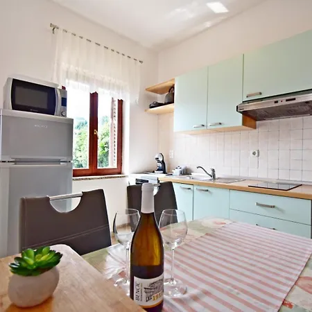 Sunrise Apartment - Sea View & Parking Apartment