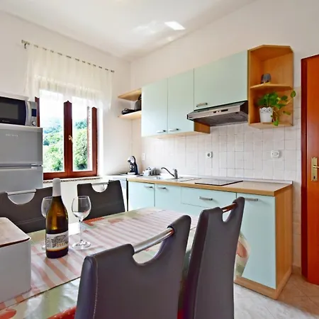 Sunrise Apartment - Sea View & Parking Apartment *