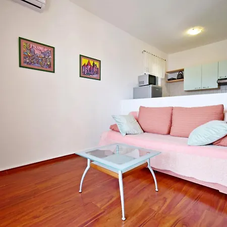 Sunrise Apartment - Sea View & Parking Rabac